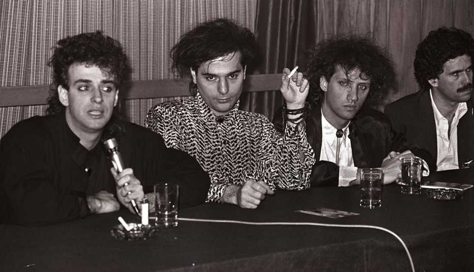 Gustavo Cerati y su legado al rock latinoamericano - Una canción para recordar Nada personal (1985) Gustavo Cerati y su legado al rock latinoamericano - Una canción para recordar Nada personal (1985)