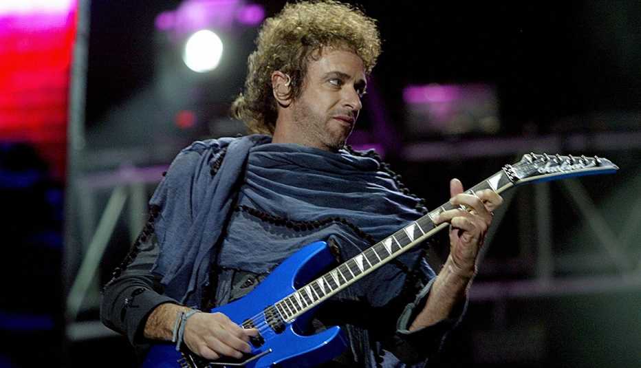 Gustavo Cerati y su legado al rock latinoamericano - Una canción para recordar De música ligera (versión grabada en vivo, 1997)