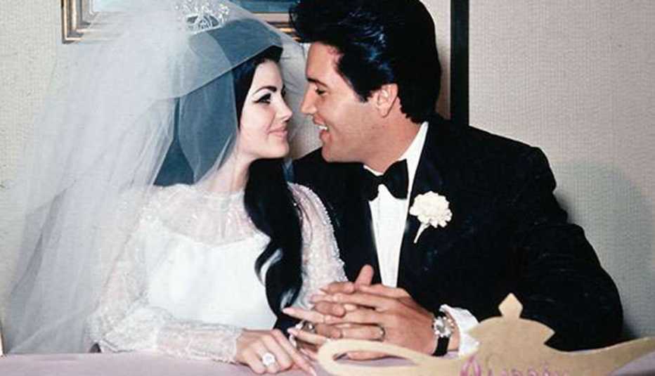Grandes hitos en la vida y carrera de Elvis Presley - 1959, con su esposa Priscilla Ann Wagner