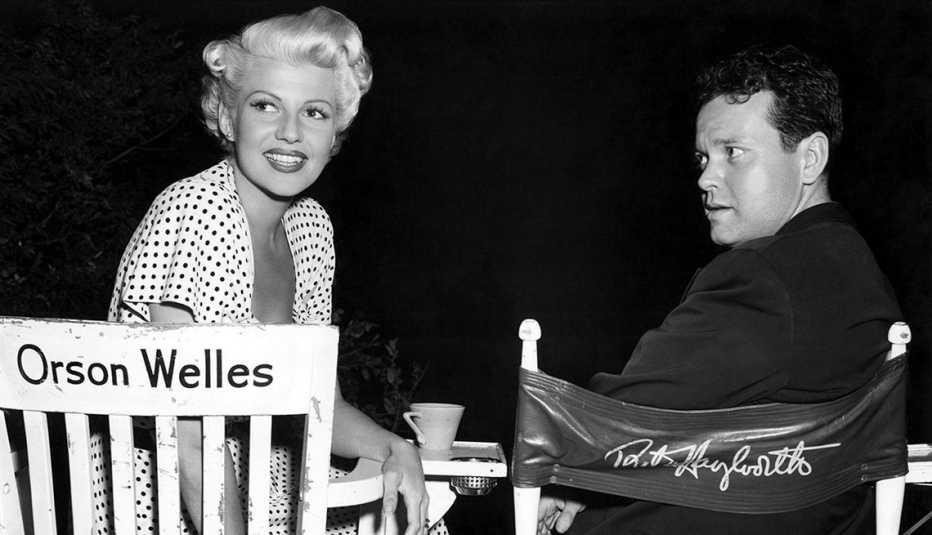 Rita Hayworth y Orson Welles en el set de The Lady from Shanghai - La vida de la artista en el cine