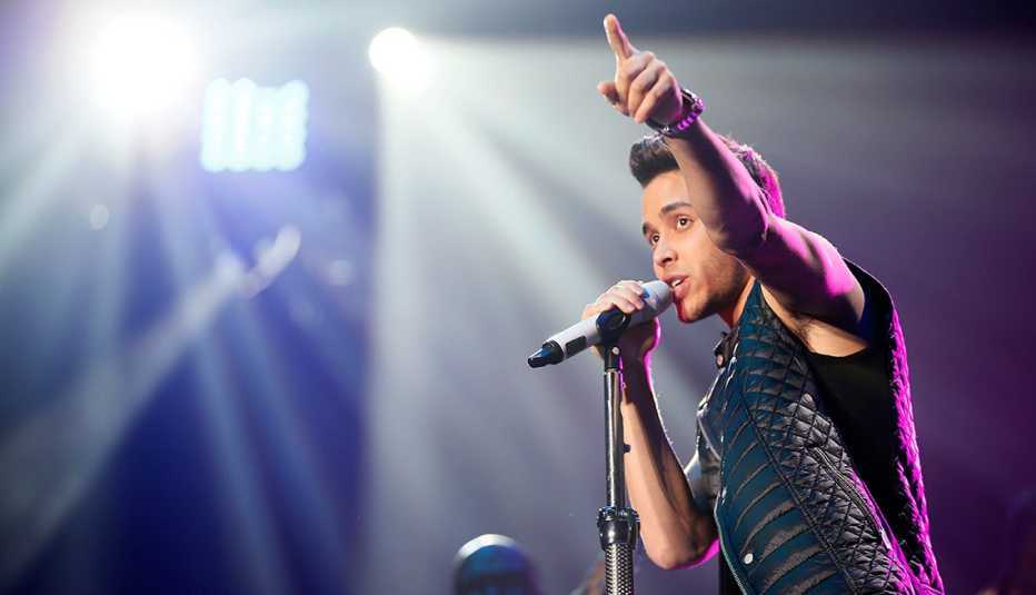 Retrato de Prince Royce - Bachatas clásicas