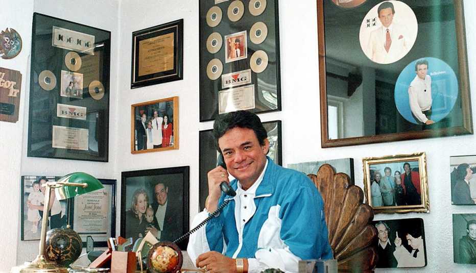 José José desde su oficina