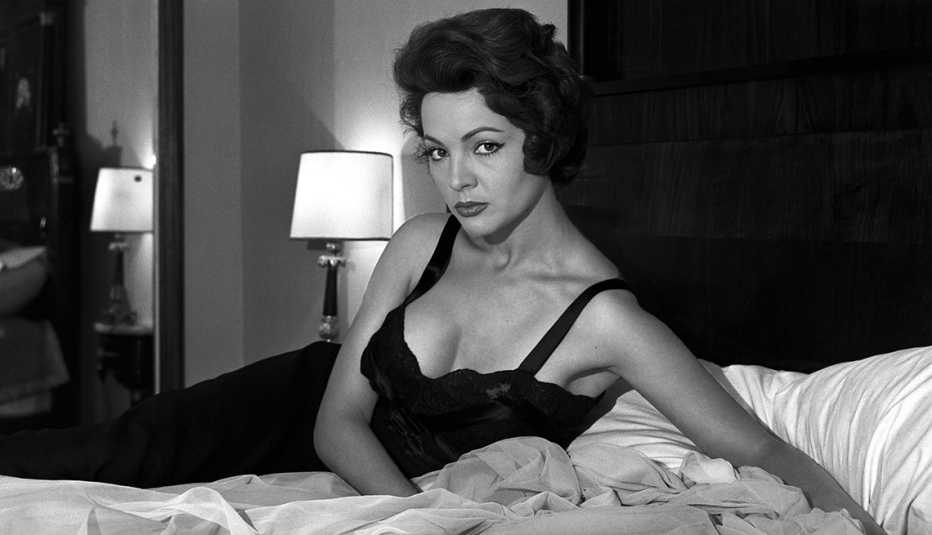 Imagen en blanco y negro de Sara Montiel