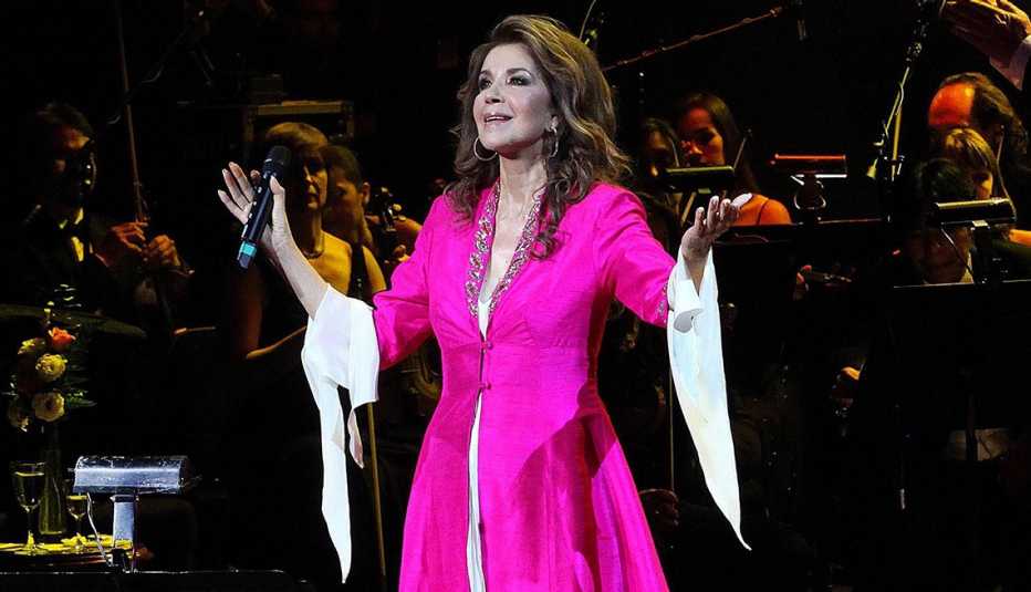 Guadalupe Pineda en una presentación en el Palacio de las Bellas Artes, 2012 Guadalupe Pineda en una presentación en el Palacio de las Bellas Artes, 2012