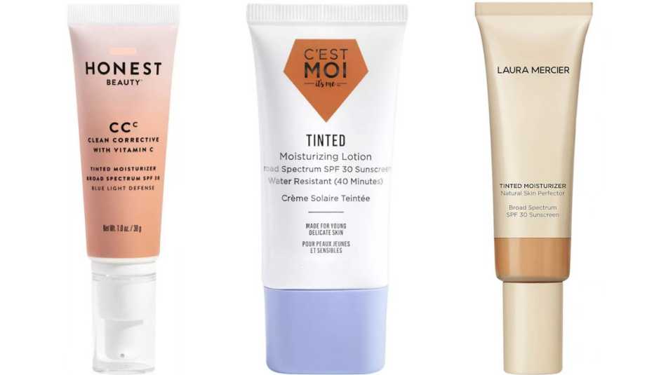 (De izquierda a derecha) crema hidratante con color Clean Corrective Tinted Moisturizer with Vitamin C SPF 30 de Honest Beauty; loción hidratante con color Tinted Moisturizing Lotion with SPF 30 de C’est Moi; y crema hidratante perfeccionadora Tinted Moisturizer Natural Skin Perfector de amplio espectro de Laura Mercier.