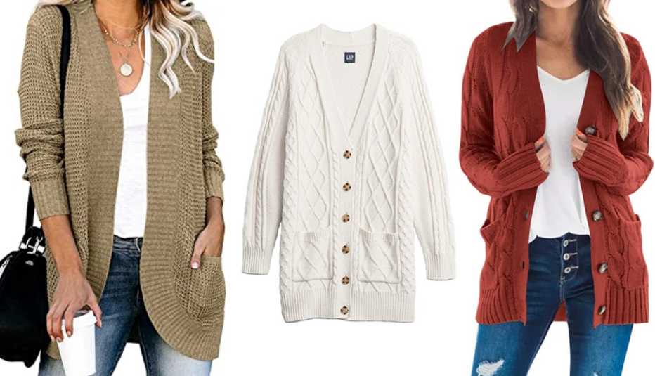 (De izquierda a derecha) Cárdigan Zesica Women’s Open-Front Soft Knit en kaki claro; cárdigan Gap Cable Knit Boyfriend en color Chino Beige; cárdigan  Merokeety Women’s Cable Knit en color ladrillo.