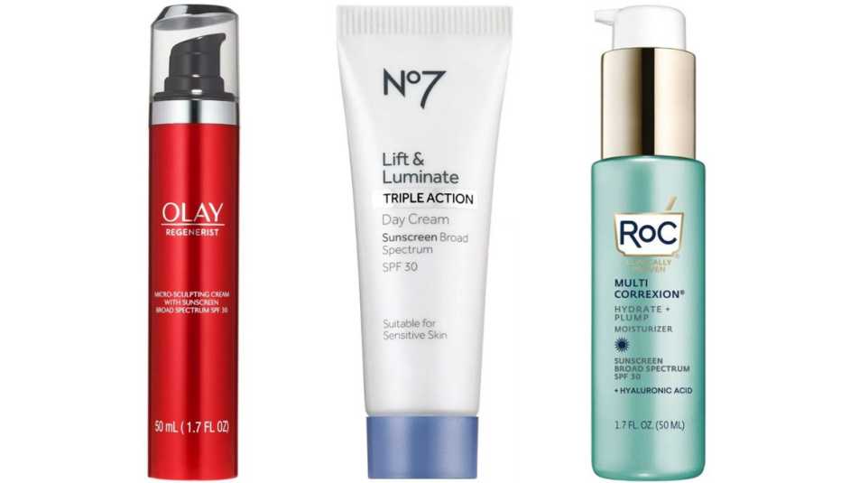 (De izquierda a derecha) Crema humectante Micro-Sculpting Cream Moisturizer SPF 30 de Olay Regenerist; crema de día Lift & Luminate Triple Action Day Cream Sunscreen SPF 30 de No7; crema humectante Multi Correxion Hydrate + Plump Daily Moisturizer with Hy (De izquierda a derecha) Crema humectante Micro-Sculpting Cream Moisturizer SPF 30 de Olay Regenerist; crema de día Lift & Luminate Triple Action Day Cream Sunscreen SPF 30 de No7; crema humectante Multi Correxion Hydrate + Plump Daily Moisturizer with Hy