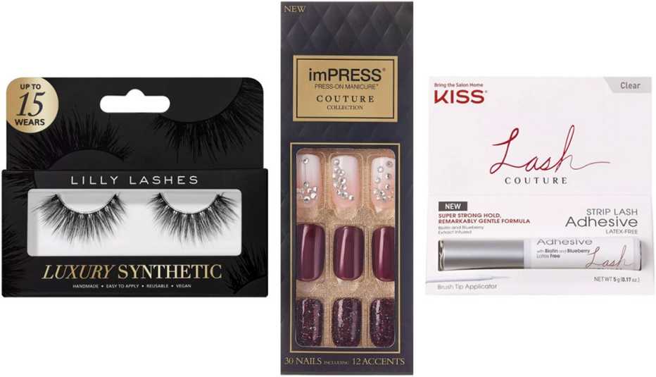 (De derecha a izquierda) Pestañas postizas Luxury Synthetic False Lashes de Lilly Lashes en Posh; uñas postizas Press-On Manicure Couture Collection de Kiss imPress en Quartz; pegamento para pestañas Lash Couture Strip Lash Adhesive False Eyelash Glue de 