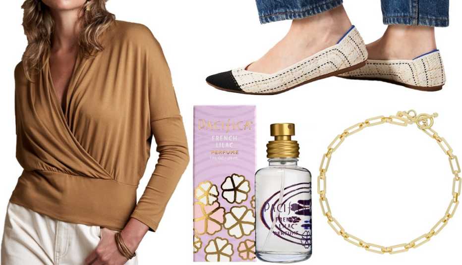 Blusa envolvente Banana Republic, zapatos Rothy's The Point, collar Ettika en color dorado, perfume Pacifica French