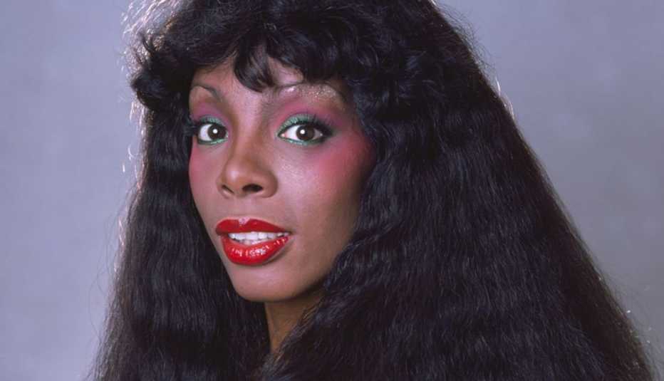 Iconos de la música disco, retrato de la cantautora Donna Summer, pionera de la música disco.