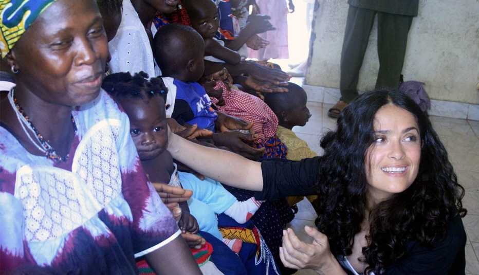 Salma Hayek - Famosos y humanitarios
