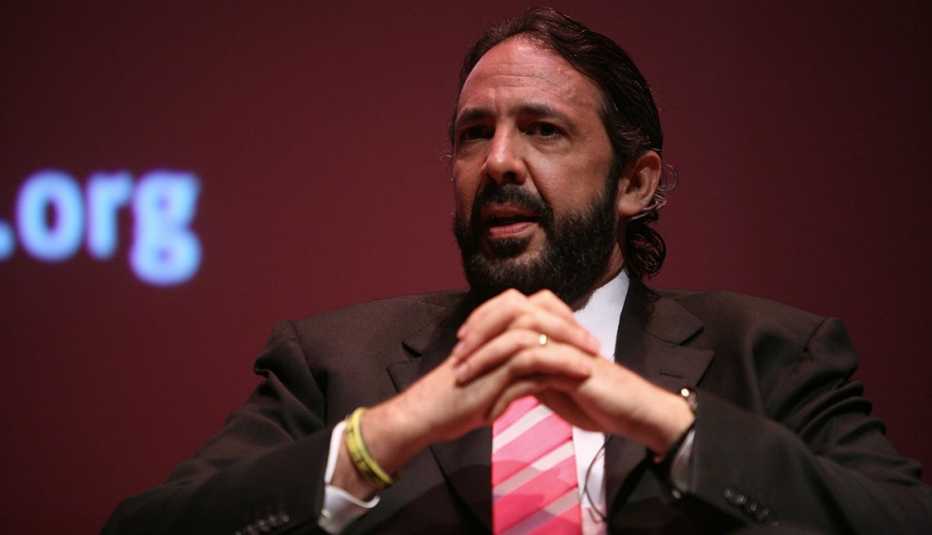 Juan Luis Guerra en la presentación de una campaña. Washington, DC. 2009