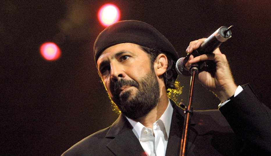 Retrato de Juan Luis Guerra - Bachatas clásicas