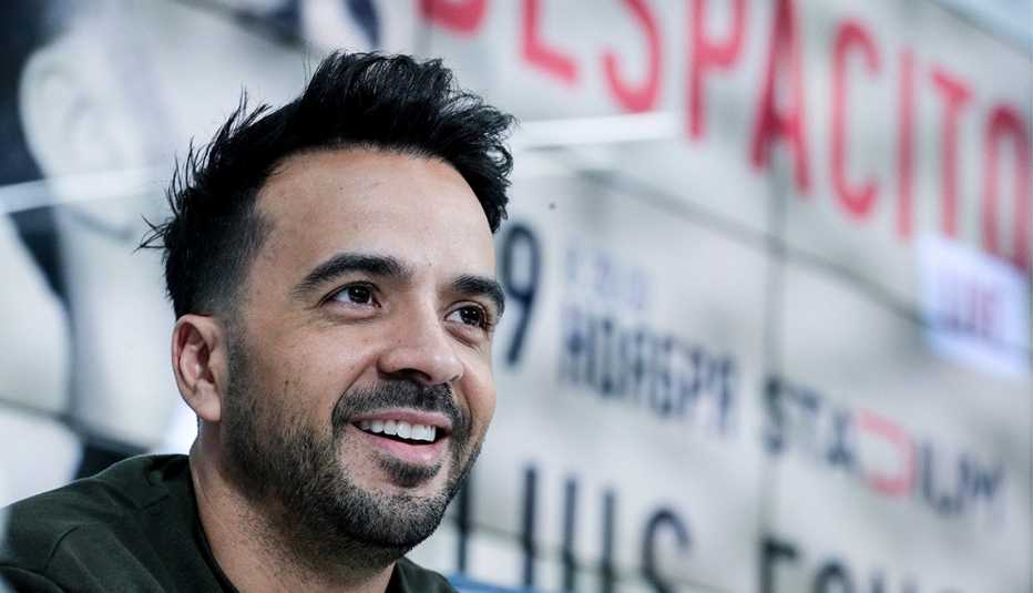 Luis Fonsi durante una conferencia de prensa en Rusia.