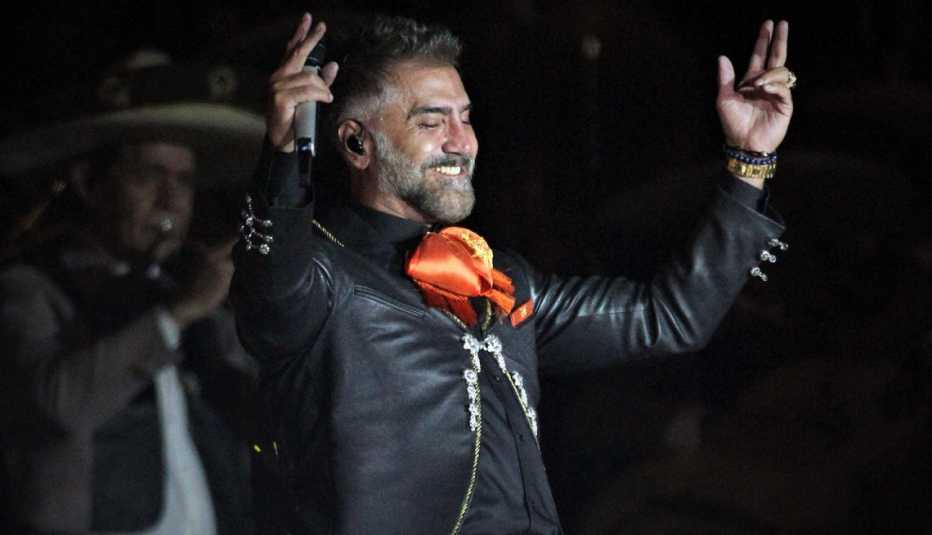 Alejandro Fernández.