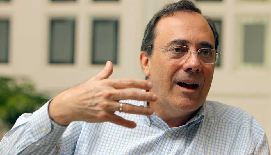 El escritor cubano Carlos Alberto Montaner.