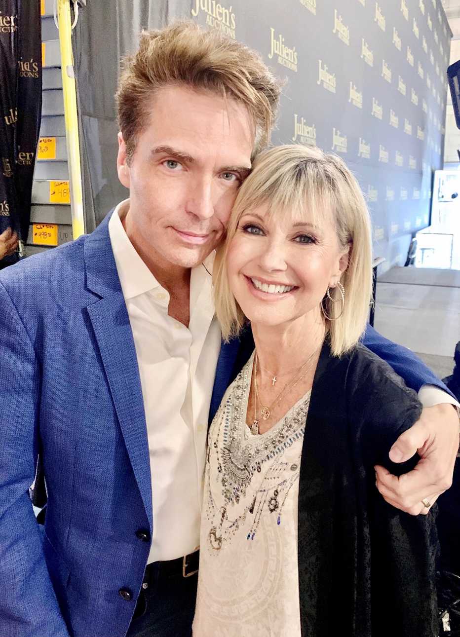 Richard Marx junto a Olivia Newton-John.