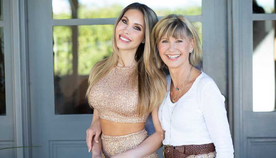 Chloe Lattanzi junto a su madre Olivia Newton-John.
