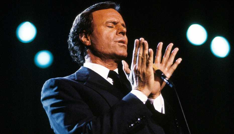 Julio Iglesias, una de las Personas del año del Latin Grammy 