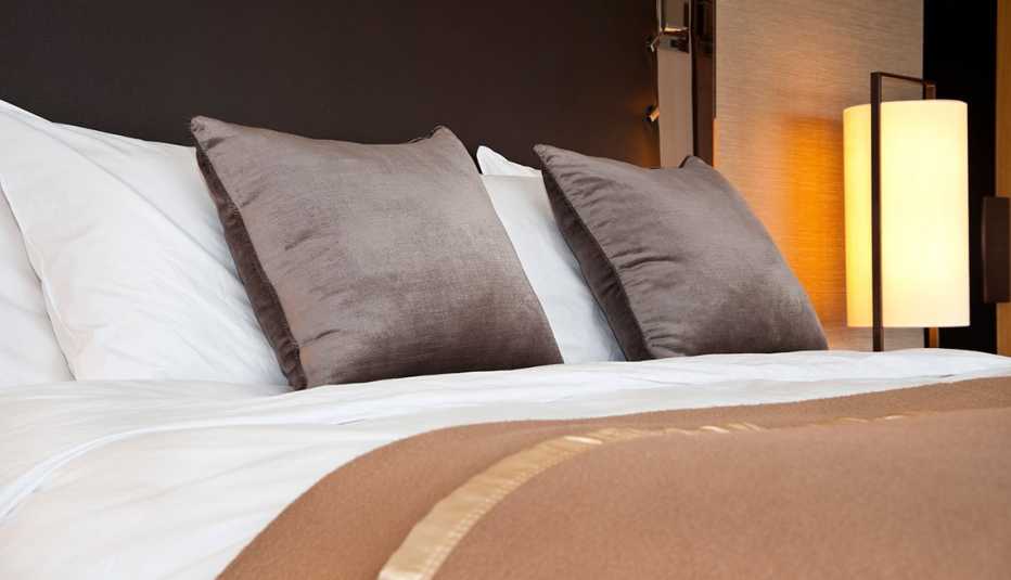 Cama organizada y recogida