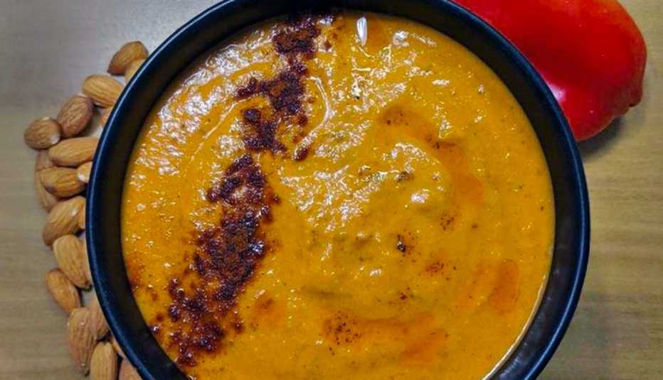 Gazpacho con pimiento rojo y almendras Gazpacho con pimiento rojo y almendras