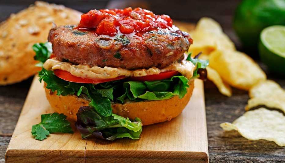 Hamburguesa de pollo con perejil 