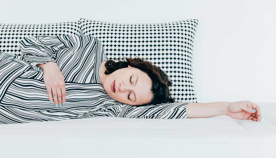 Mujer durmiendo - Mi mejor secreto de belleza: dormir Mujer durmiendo - Mi mejor secreto de belleza: dormir