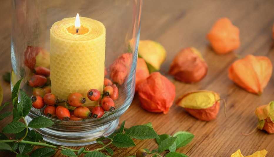 Velas de otoño Centro de mesa de una vela dentro de un recipiente de cristal