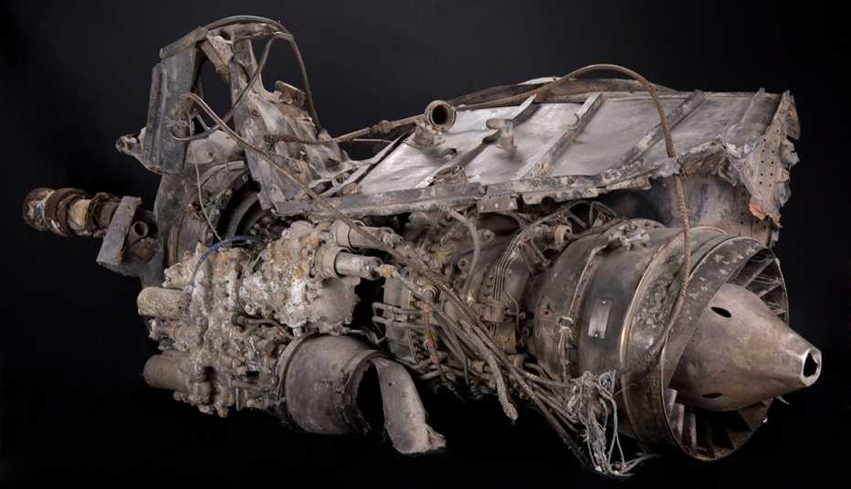 Restos de un motor de helicóptero