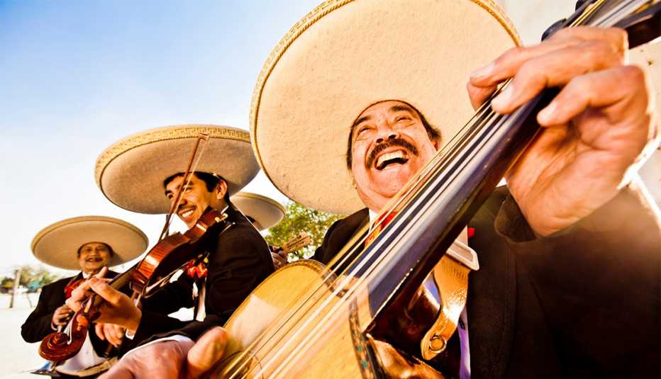 Grupo de cuatro mariachis Grupo de cuatro mariachis