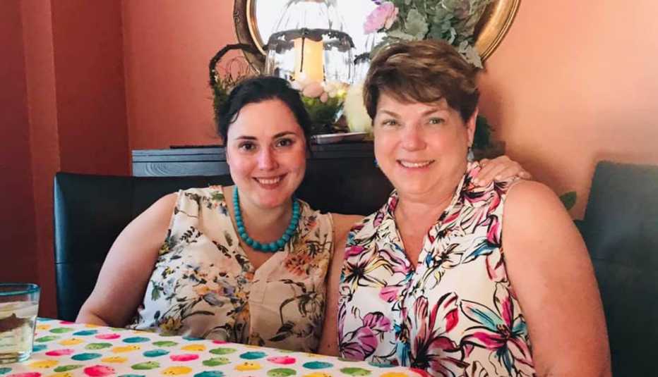 Melissa Kennedy y Debra Jez