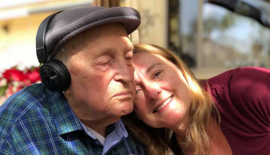 Amy Goyer con su papá.
