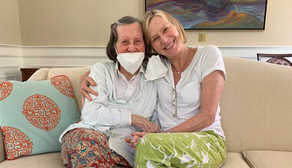 Lee Woodruff  y su madre, Terry McConaughy.