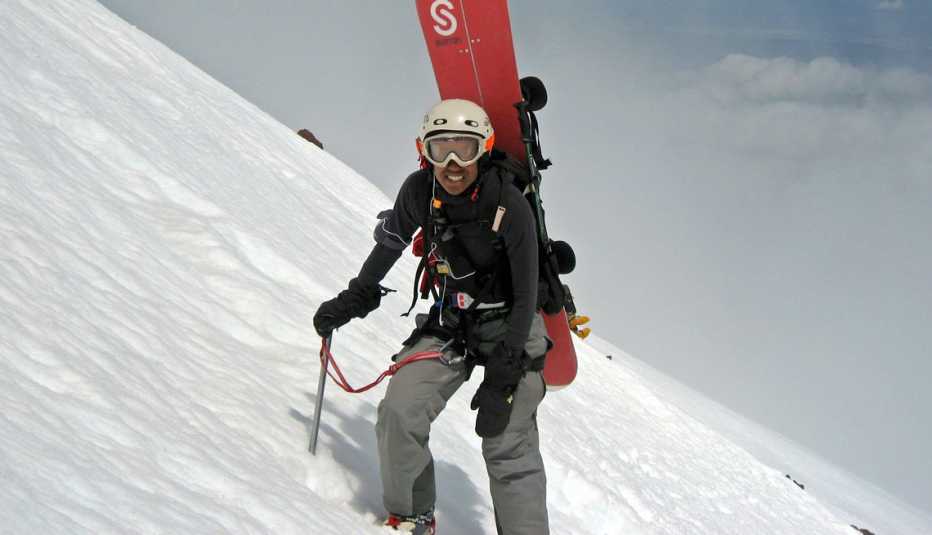 Shawn Brokemond haciendo snowboard
