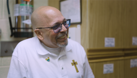 John Richard Pagan un hombre gay diagnosticado con demencia con cuerpos de lewy