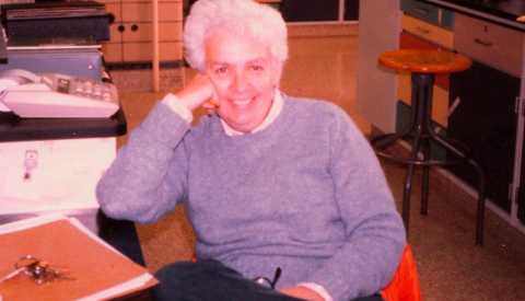 Ada Bello sonríe a la cámara