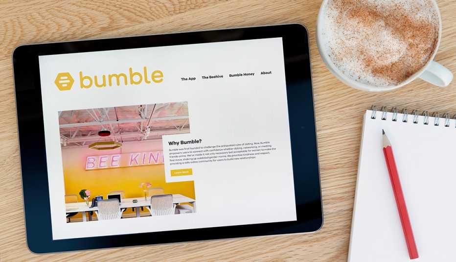 Tableta con la aplicación Bumble