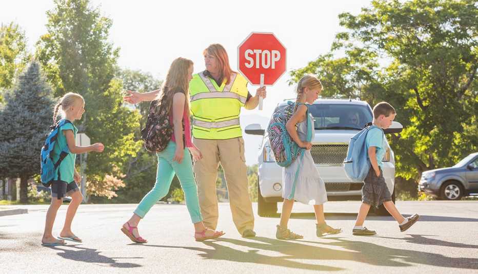 Cómo ser mejor conductor en las zonas escolares