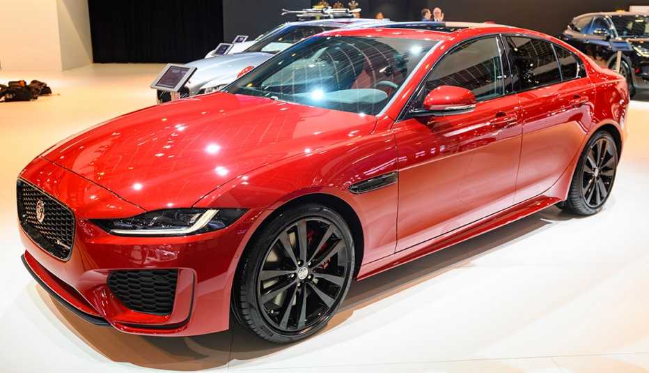 Jaguar XE SE 