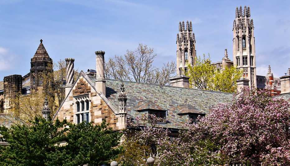 Panorámica del Sterling Law Building en la Universidad de Yale