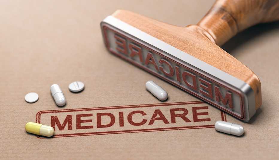 Sello junto a la palabra Medicare en rojo 
