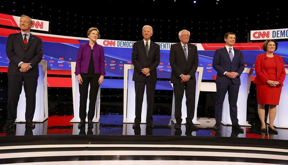 Candidatos para la nominación del partido demócrata debaten en Iowa