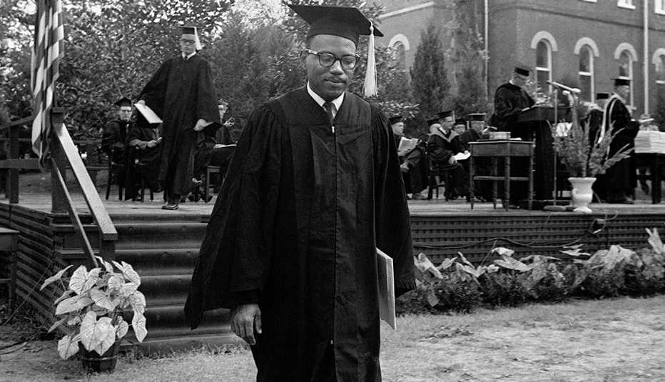 James Meredith se gradúa en Oxford como Licenciado en Ciencias Políticas