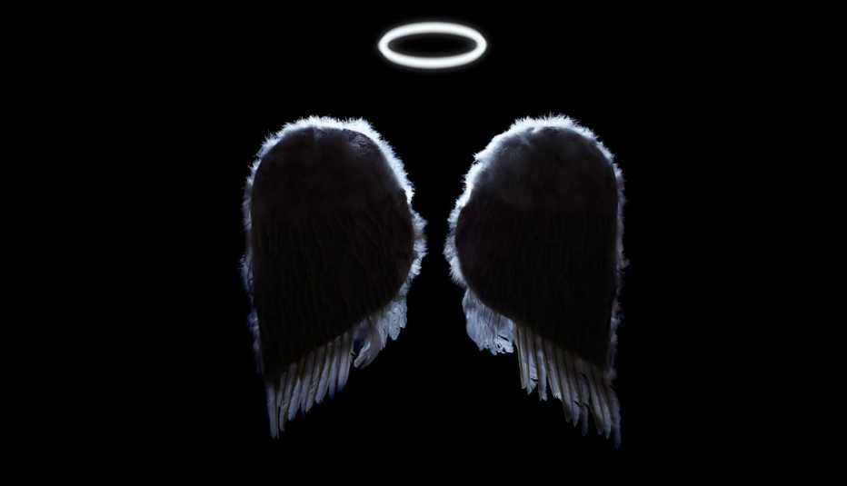 Alas de ángel y aureola