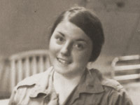 Bernadette Miller, Enfermera Capitán del Ejército en la Guerra de Vietnam. Bernadette Miller, Enfermera Capitán del Ejército en la Guerra de Vietnam.