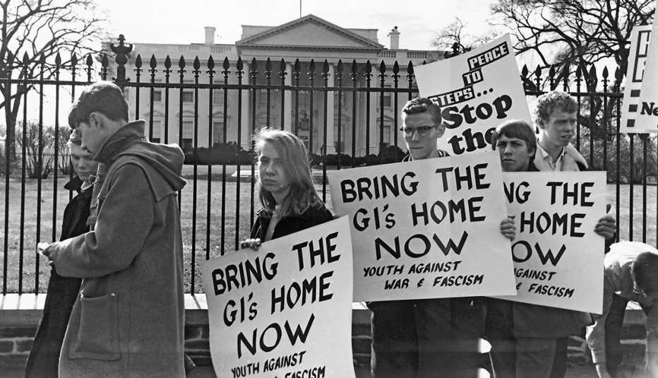 Protesta anti Guerra de Vietnam frente a la Casa Blanca