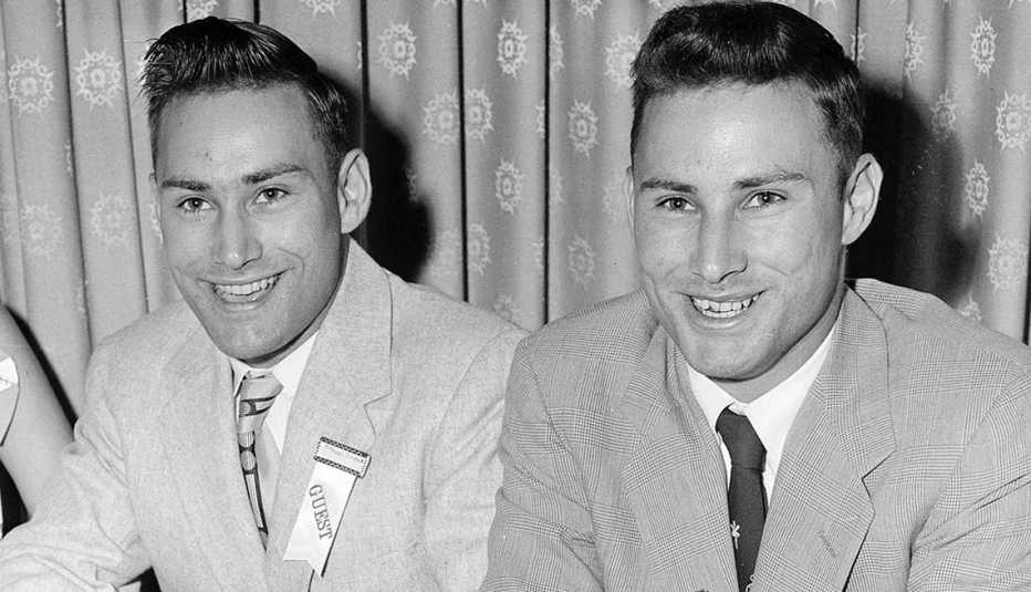 Ronald Herrick y su hermano gemelo Richard Herrick.