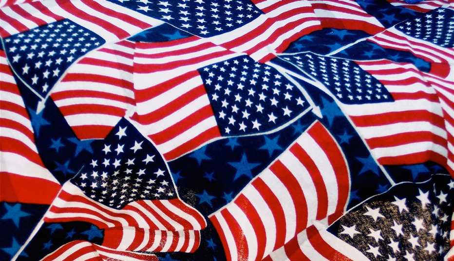 Varias banderas de Estados Unidos