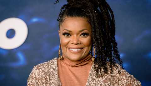 Yvette Nicole Brown asiste al estreno de la tercera temporada de 'Ted Lasso'.