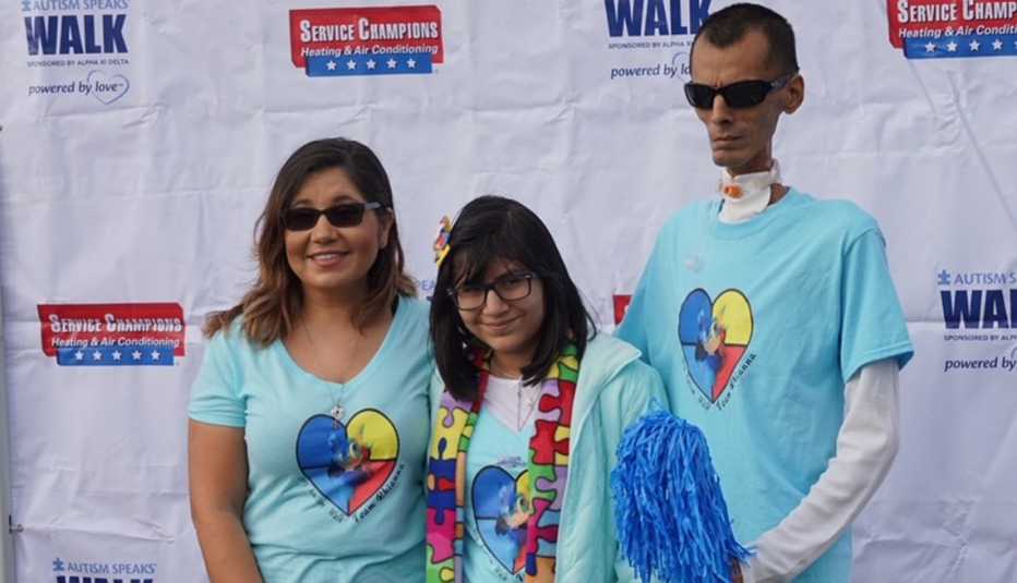 Rocio Alvarado junto a su esposo y su hija.